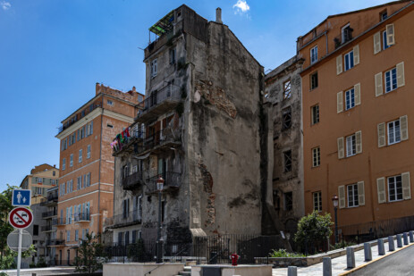 Verfallene Häuser in Bastia