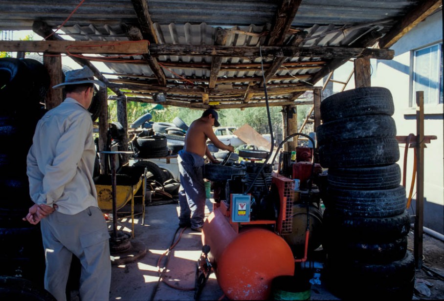 Reifenrepartur in San Igancio in Baja California